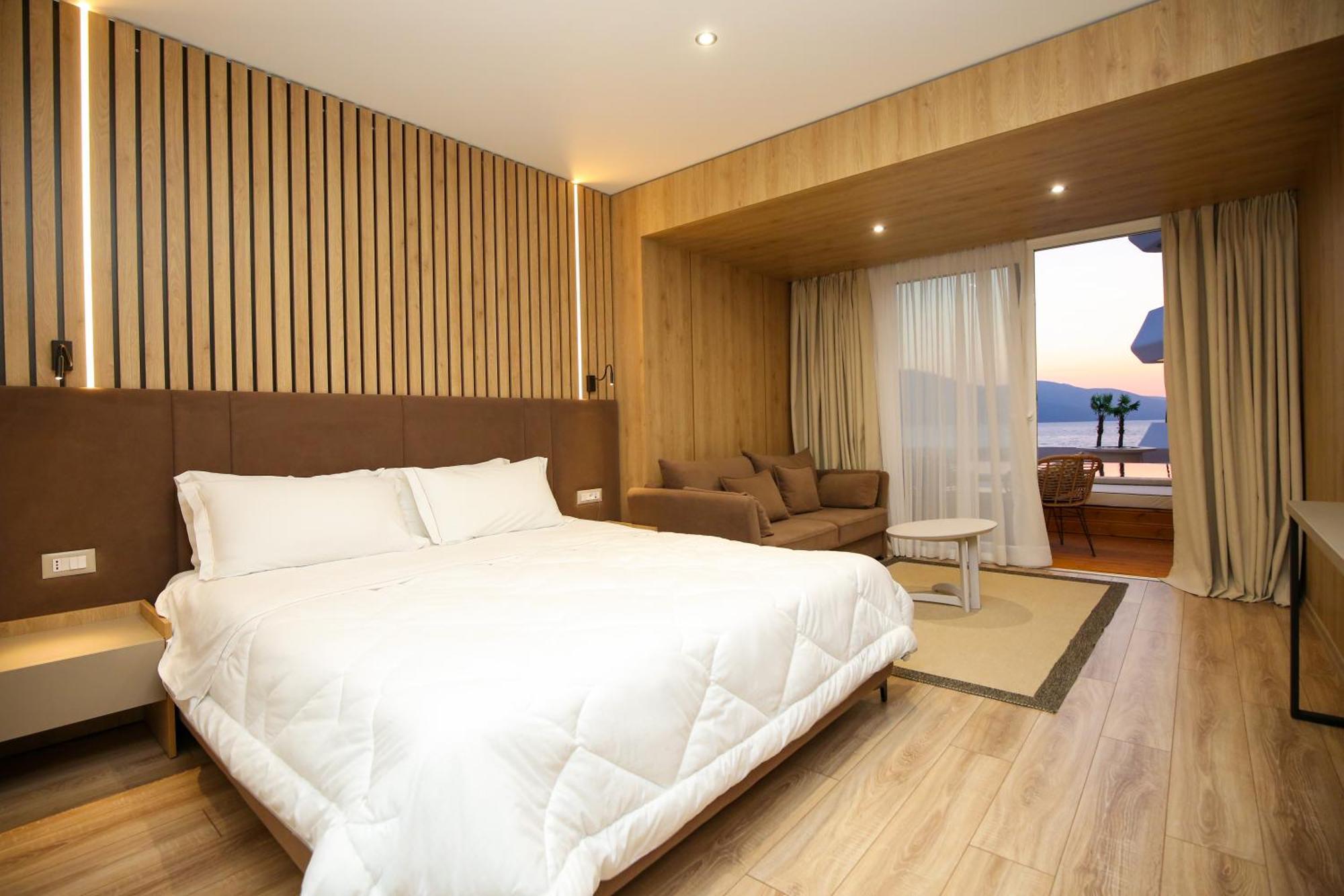 Deluxe Double Room,1546386862:JPEG